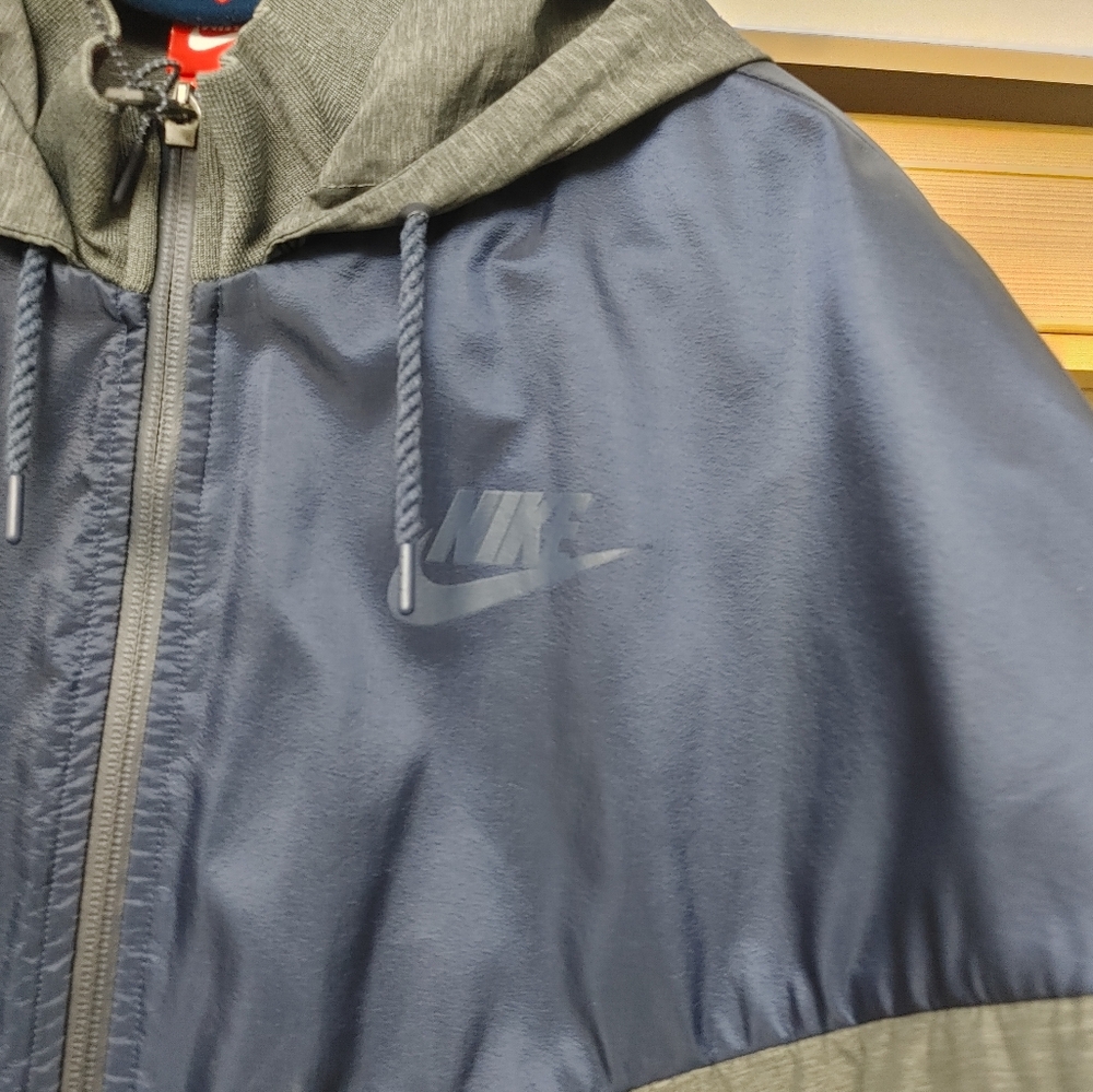 Euc Nike Tech Windrunner Bonded Hooded Jacket In … - image 8